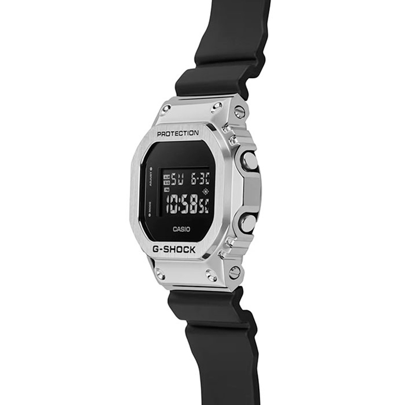Casio GM-5600U-1ER Casio GM-5600U-1ER