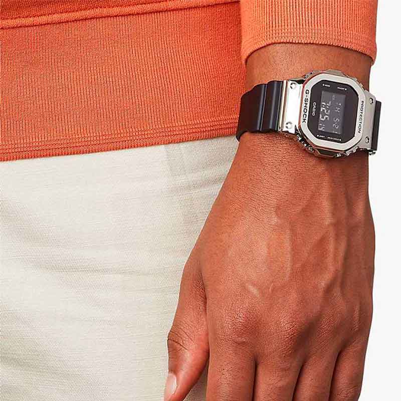 Casio GM-5600U-1ER Casio GM-5600U-1ER