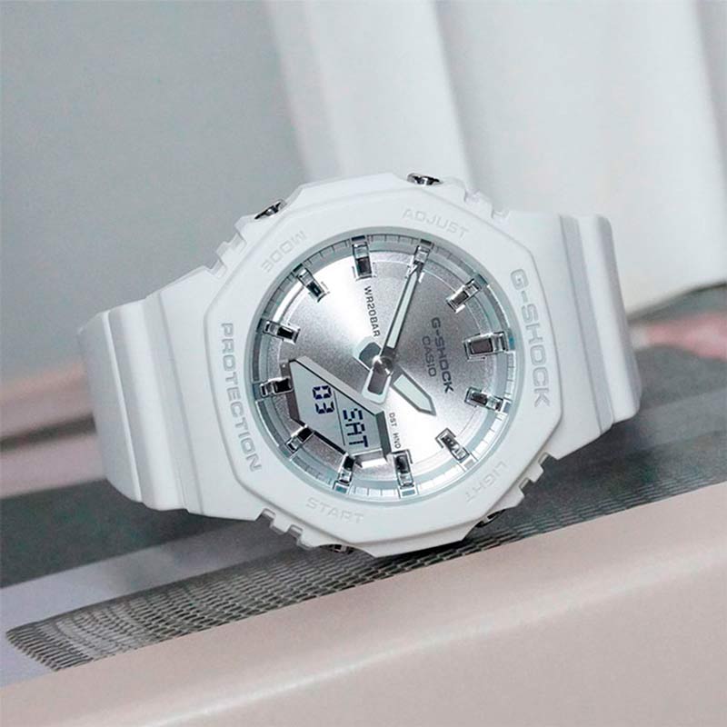 Casio GMA-P2100VA-7AER Casio GMA-P2100VA-7AER