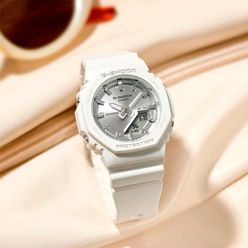 Casio GMA-P2100VA-7AER Casio GMA-P2100VA-7AER