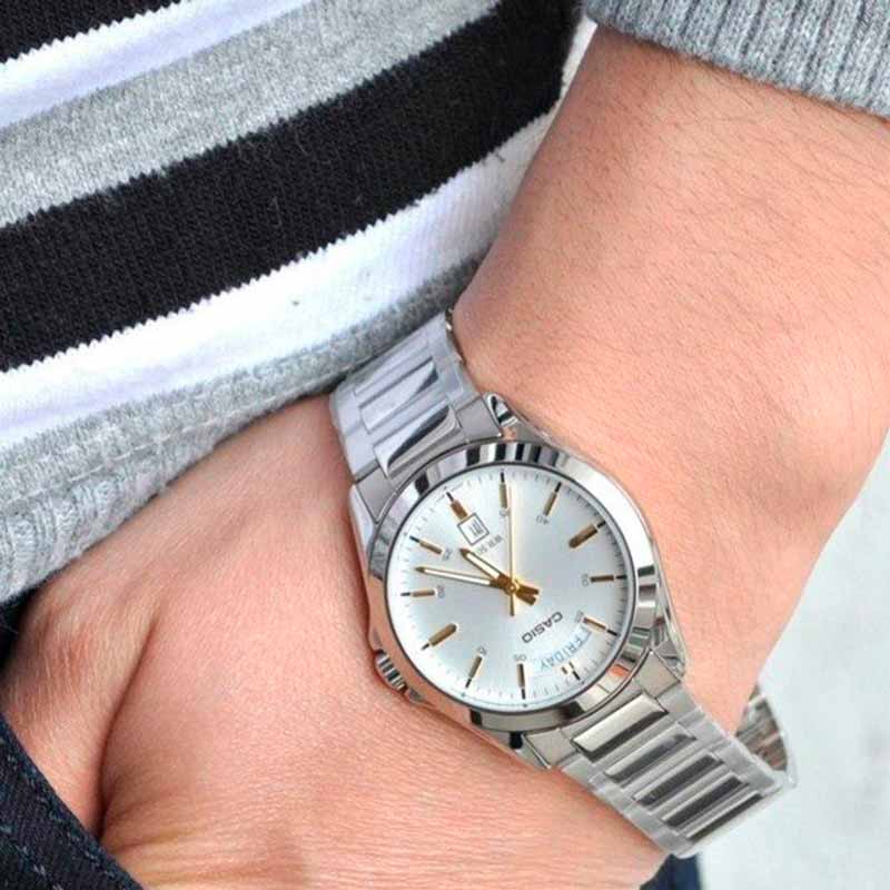 Casio MTP-1370D-7A2VEF Casio MTP-1370D-7A2VEF