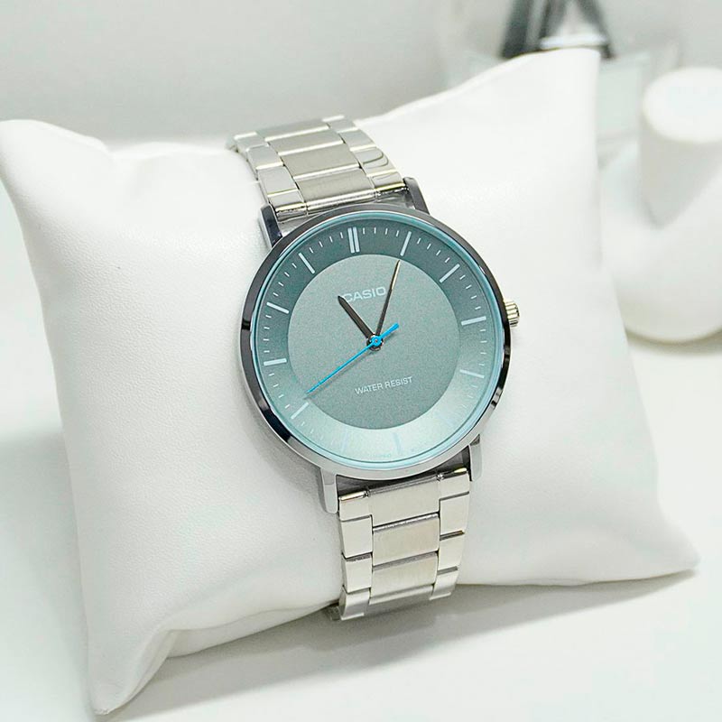 Casio MTP-VT04D-8E Casio MTP-VT04D-8E